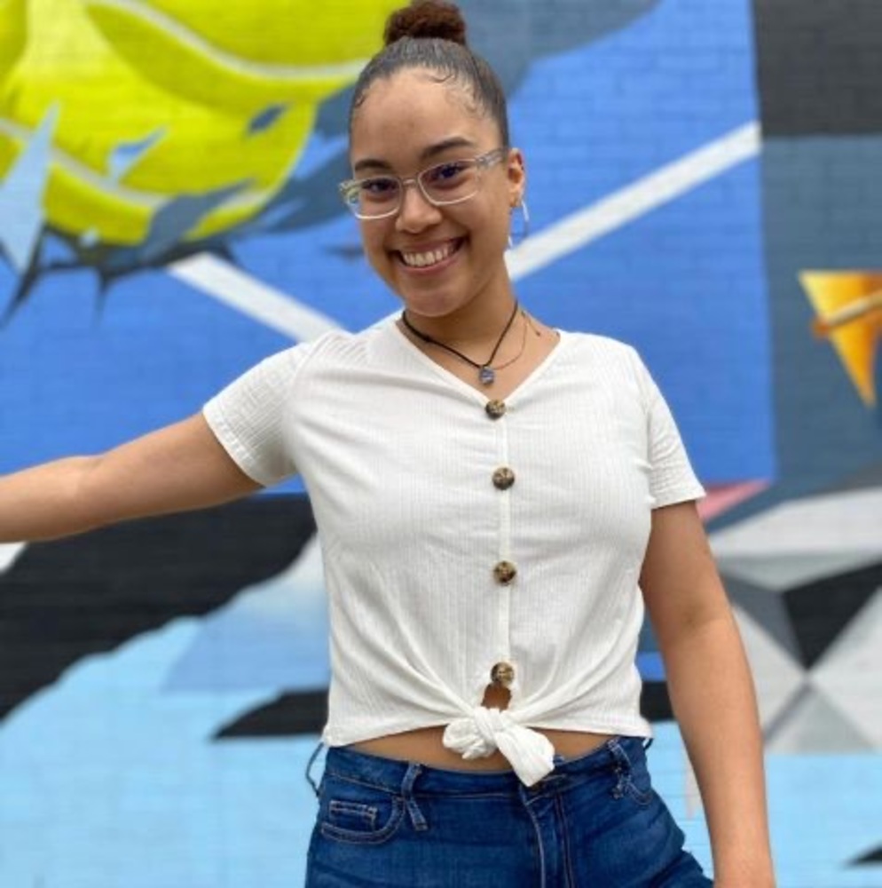 Meet your Posher, Diana-isabel